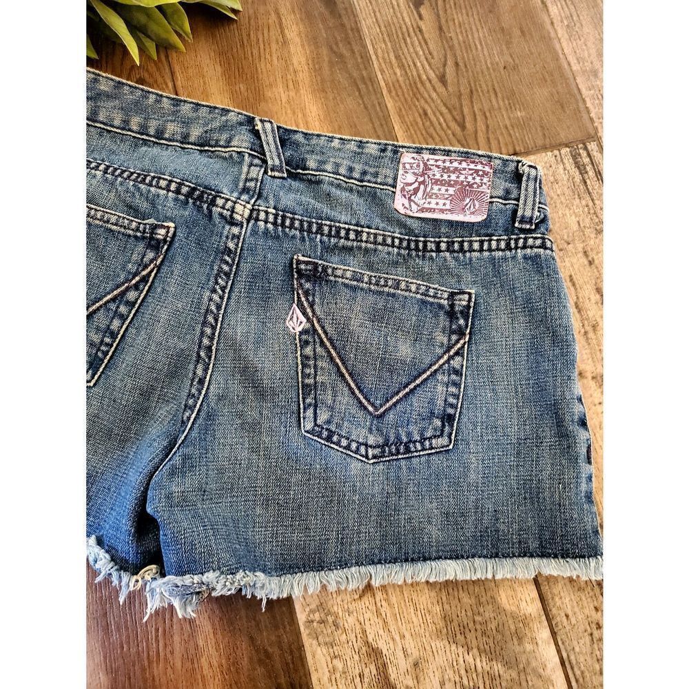 Volcom cut off shorts, purple embroidery 9